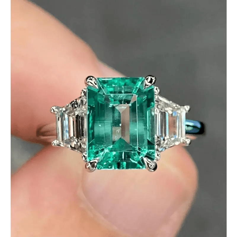 High-End S925 Silver Ring with 5 Carats Green Moissanite